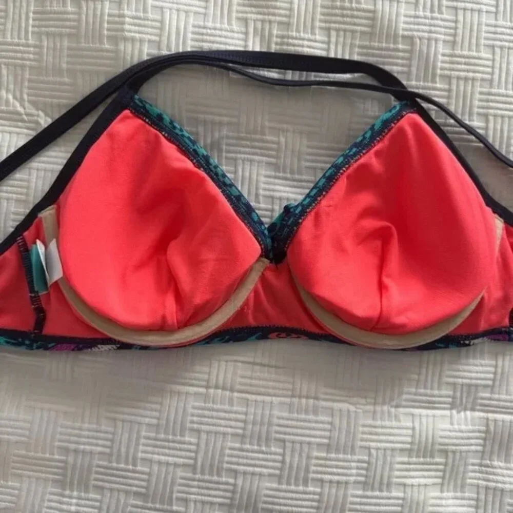 ⭐️ Coastal Blue Vibrant Bikini Top
